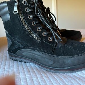 Black leather snow boots size 11